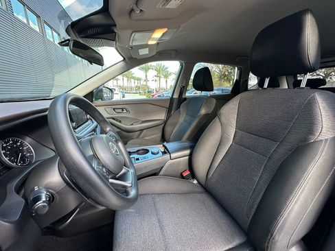 Used 2022 Nissan Rogue S image 5