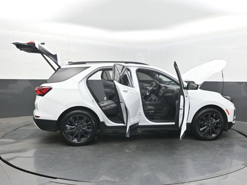 Used 2022 Chevrolet Equinox RS w/ RS Leather Package FWD image 45