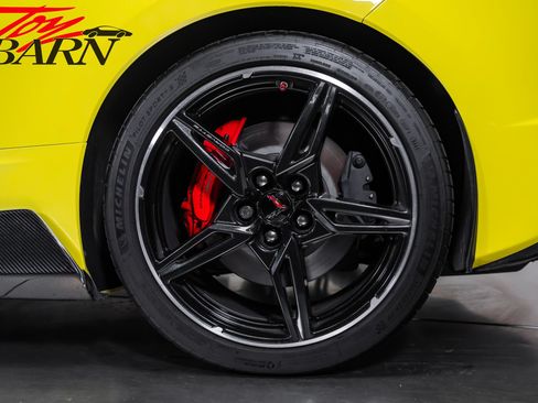 Used 2021 Chevrolet Corvette Stingray Premium Conv w/ Z51 Performance Package RWD image 26