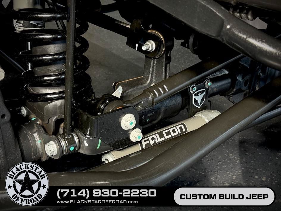 Used 2024 Jeep Gladiator Rubicon w/ Technology Group AWD/4WD image 32