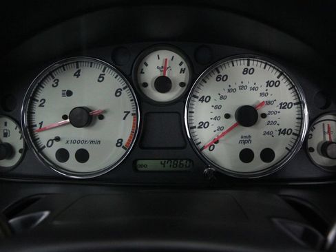 Used 2002 MAZDA MX-5 Miata RWD image 14