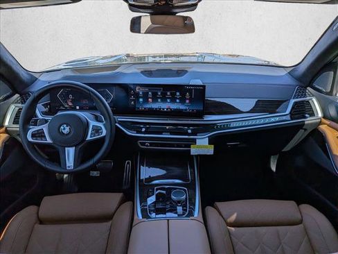 Certified 2026 BMW X7 xDrive40i w/ M Sport Package image 18