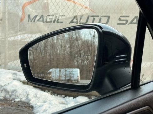 Used 2021 Volkswagen Tiguan SE R-Line image 37