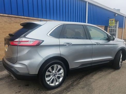 Used 2022 Ford Edge Titanium w/ Equipment Group 301A image 4