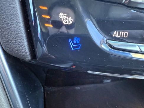 Used 2014 Cadillac XTS Luxury image 12