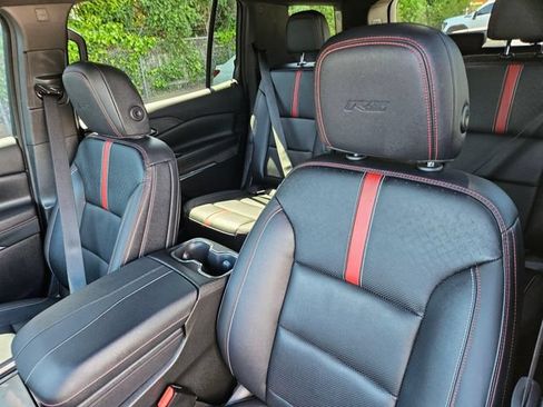 Used 2024 Chevrolet Traverse RS w/ LPO, Floor Liner Package AWD/4WD image 31