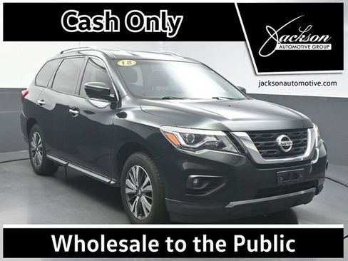 Used 2018 Nissan Pathfinder SL FWD image 1