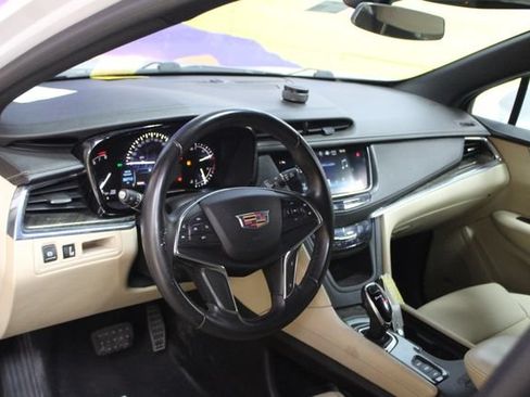 Used 2018 Cadillac XT5 AWD image 14