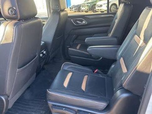 Used 2022 GMC Yukon XL AT4 image 18