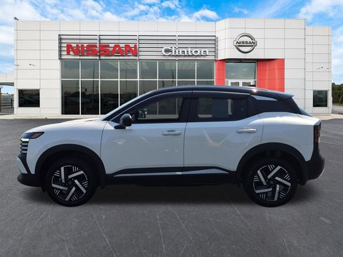 Used 2026 Nissan Kicks SV w/ Charging Package FWD image 6