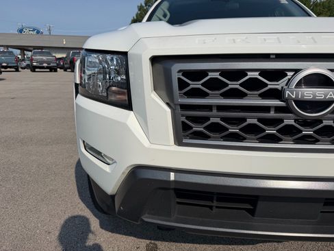 Used 2024 Nissan Frontier SV w/ SV Convenience Package AWD/4WD image 6
