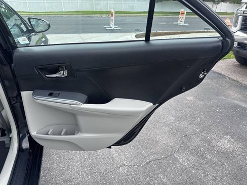 Used 2014 Toyota Camry LE FWD image 13