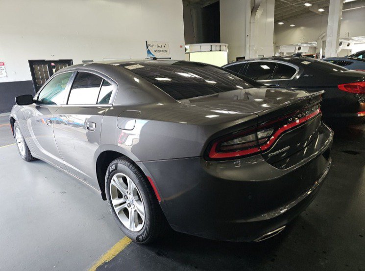 Used 2020 Dodge Charger SXT w/ Leather Interior Group RWD image 4