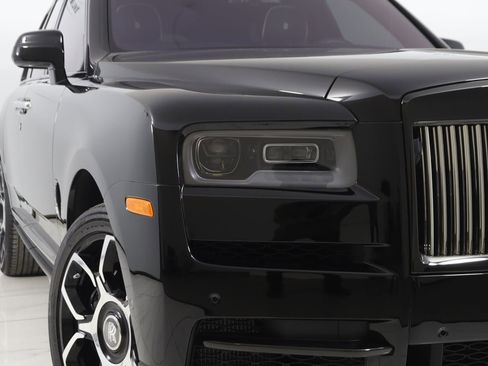 Used 2024 Rolls-Royce Cullinan Black Badge image 28