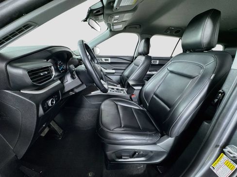 Used 2023 Ford Explorer XLT w/ Equipment Group 202A AWD/4WD image 11