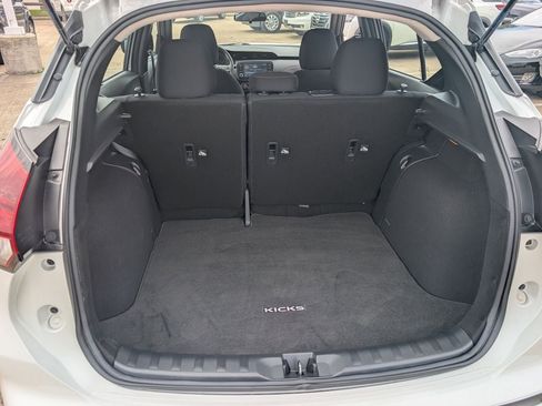 Used 2023 Nissan Kicks SR FWD image 28