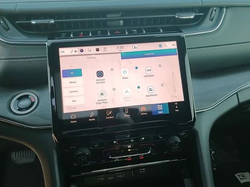 New 2025 Jeep Grand Cherokee L Overland w/ Rear Seat Video Group I AWD/4WD image 17