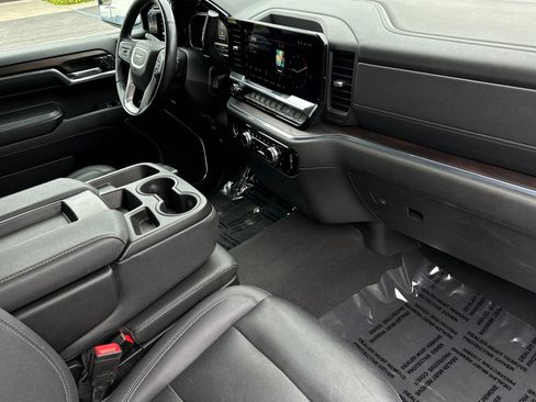 Used 2024 GMC Sierra 1500 SLT image 17