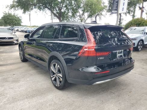 Certified 2025 Volvo V60 B5 Cross Country Plus AWD/4WD image 4