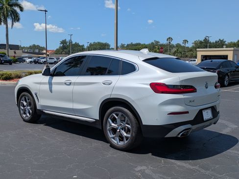 Used 2024 BMW X4 xDrive30i w/ Parking Assistance Package AWD/4WD image 4