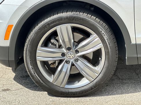 Used 2021 Volkswagen Tiguan SEL FWD image 27