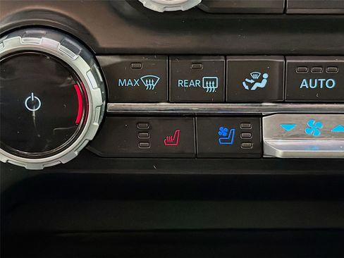 Used 2023 Ford F150 Lariat w/ Equipment Group 502A High image 20