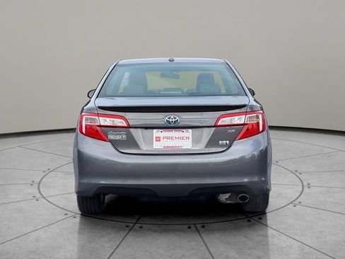 Used 2014 Toyota Camry SE w/ Moonroof Package FWD image 5