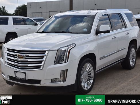 Used 2017 Cadillac Escalade Platinum RWD image 1