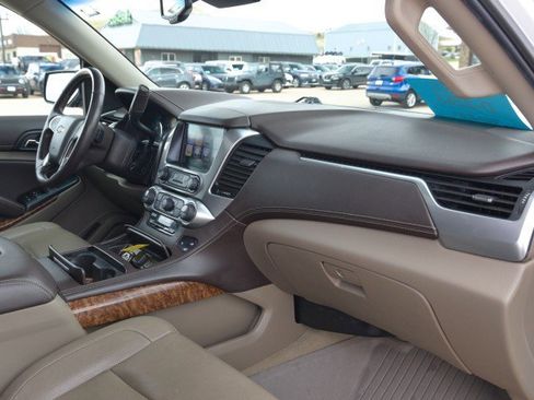 Used 2017 Chevrolet Suburban Premier AWD/4WD image 42