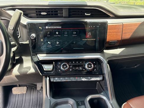 Used 2024 GMC Sierra 2500 Denali Ultimate AWD/4WD image 23