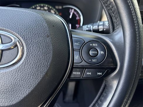 Used 2019 Toyota RAV4 Limited image 24