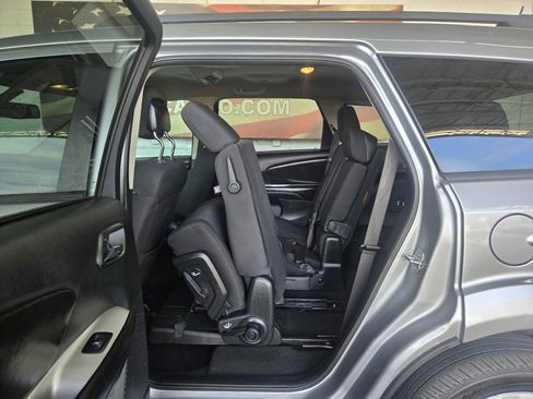 Used 2018 Dodge Journey SXT image 36