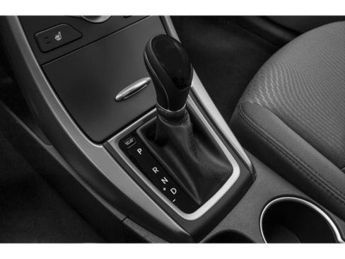 Used 2015 Hyundai Elantra SE w/ Option Group 03 FWD image 14