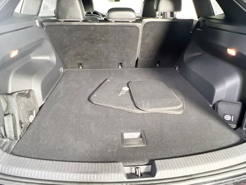 Used 2023 Volkswagen Atlas Cross Sport SE AWD/4WD image 24