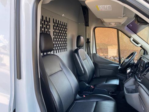 Used 2020 Ford Transit 250 Medium Roof RWD image 30