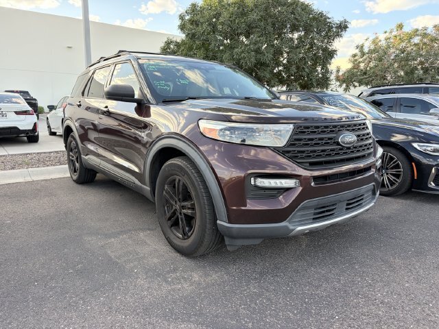 Used 2020 Ford Explorer XLT w/ Equipment Group 202A AWD/4WD image 3