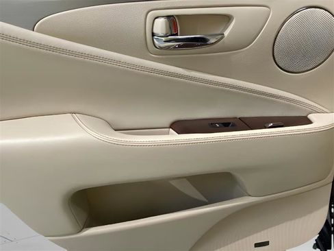 Used 2013 Lexus LS 460 AWD w/ Comfort Pkg image 15