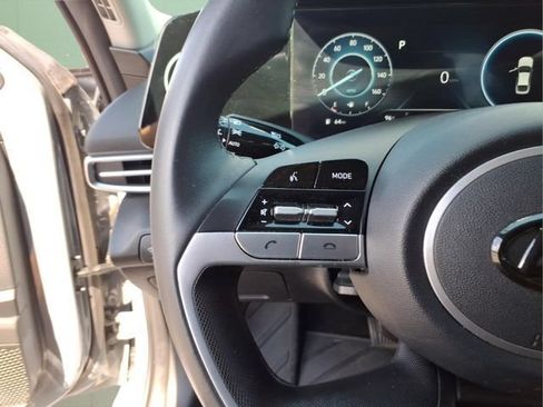 Used 2023 Hyundai Elantra SEL w/ Convenience Package FWD image 23