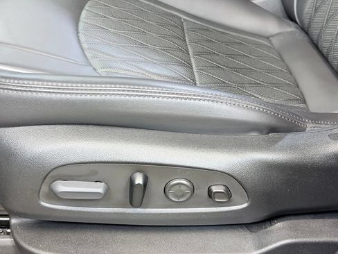 Used 2024 Buick Enclave Avenir AWD/4WD image 13