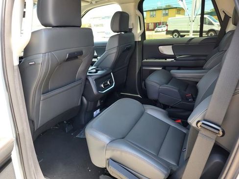 New 2025 Ford Expedition Active image 6