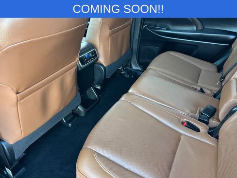 Used 2019 Toyota Highlander Limited image 12