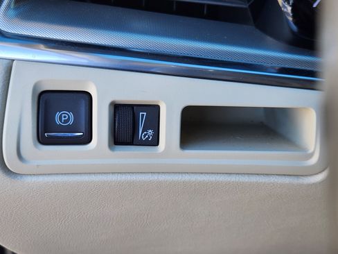 Used 2017 Cadillac XT5 Luxury w/ Driver Awareness Package image 28