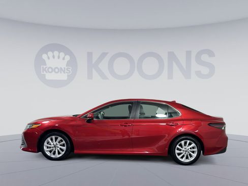 Used 2024 Toyota Camry LE image 2