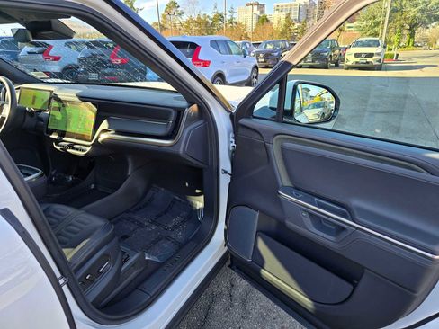 Used 2025 Rivian R1S Adventure image 10