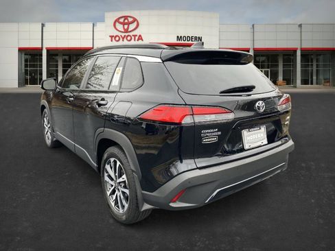 Certified 2024 Toyota Corolla Cross XLE w/ Convenience Package image 6