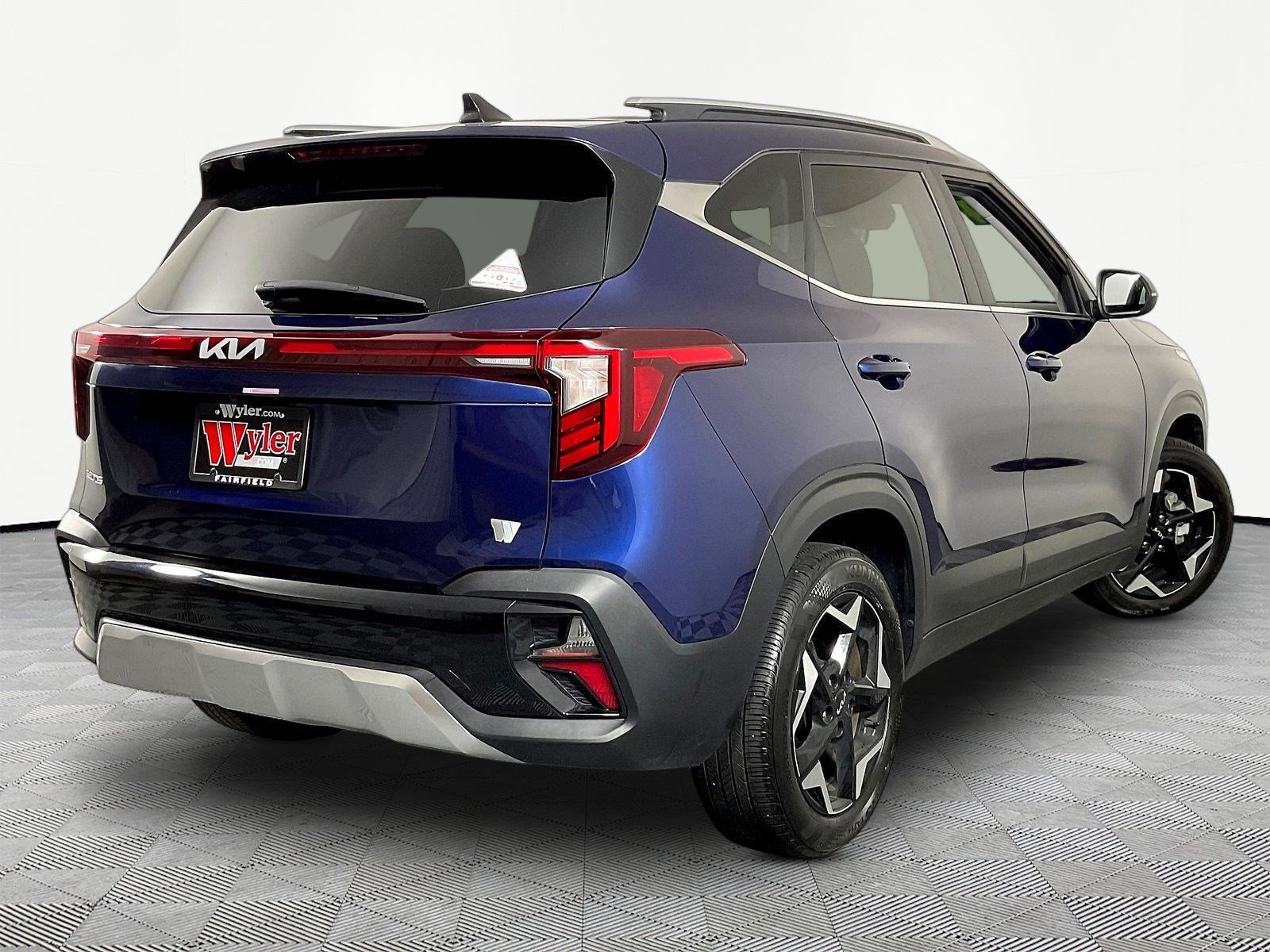 Used 2024 Kia Seltos EX FWD image 6