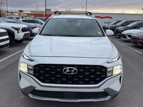 Used 2023 Hyundai Santa Fe SEL image 2