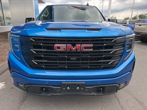 Used 2024 GMC Sierra 1500 Elevation w/ Elevation Premium Package AWD/4WD image 2