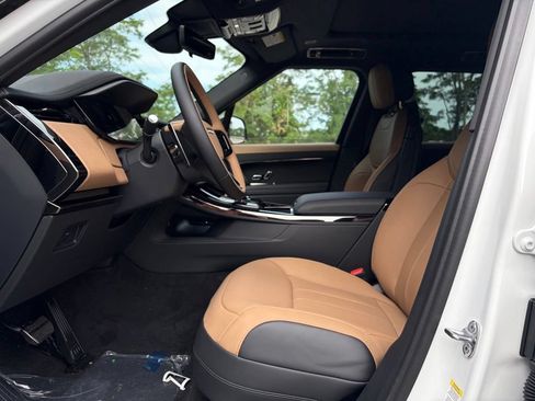 New 2026 Land Rover Range Rover Sport Dynamic SE AWD/4WD image 11