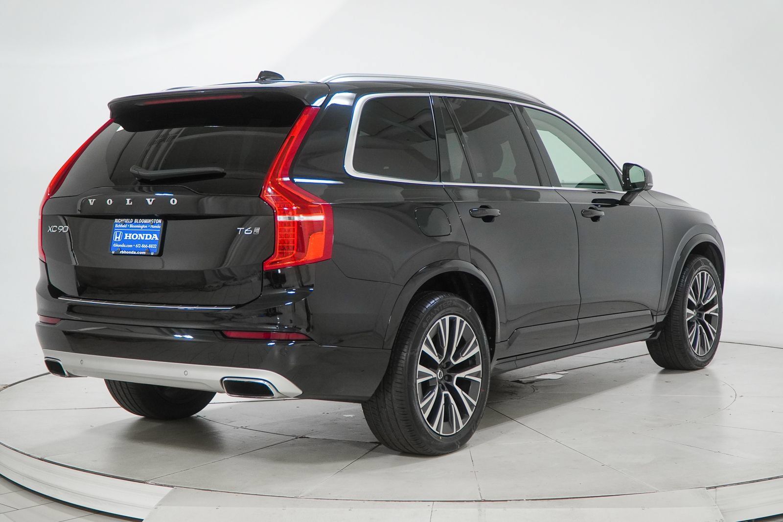 Used 2020 Volvo XC90 T6 Momentum w/ Protection Package Premier AWD/4WD image 11
